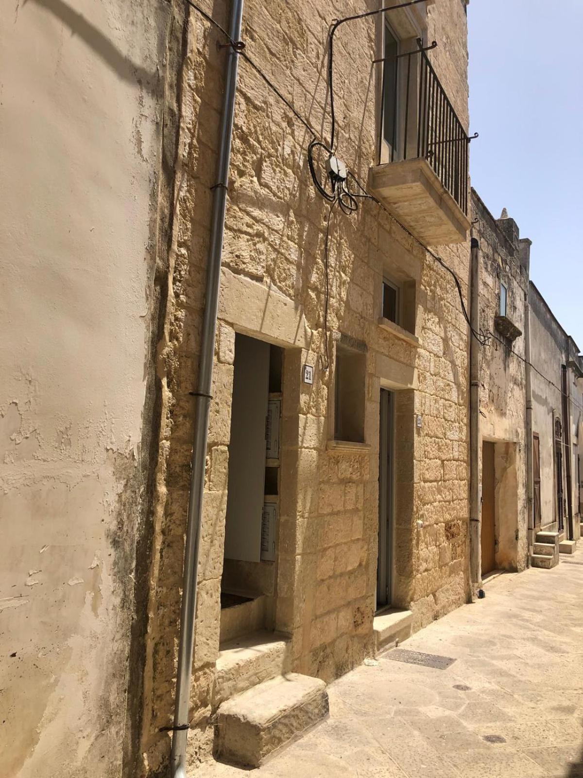 Villa Odegos Monolocali Vico Sant'Antonio Carpignano Salentino Exterior foto